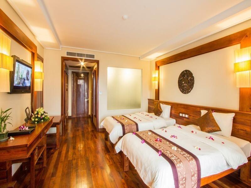 Royal Empire Premium Hotel Сіємреап Екстер'єр фото