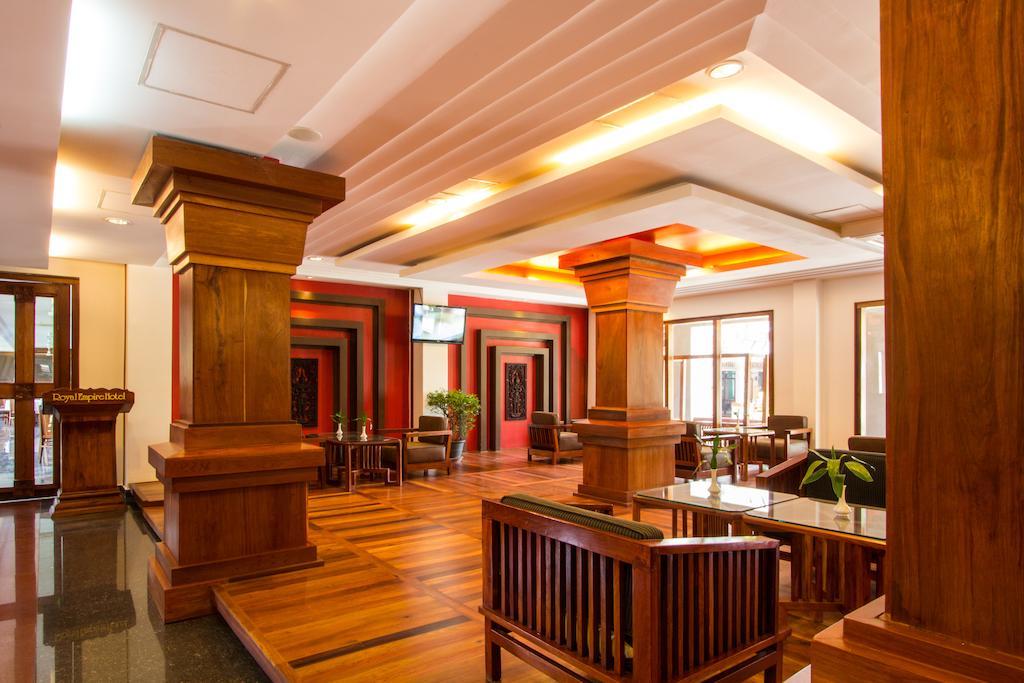 Royal Empire Premium Hotel Сіємреап Екстер'єр фото