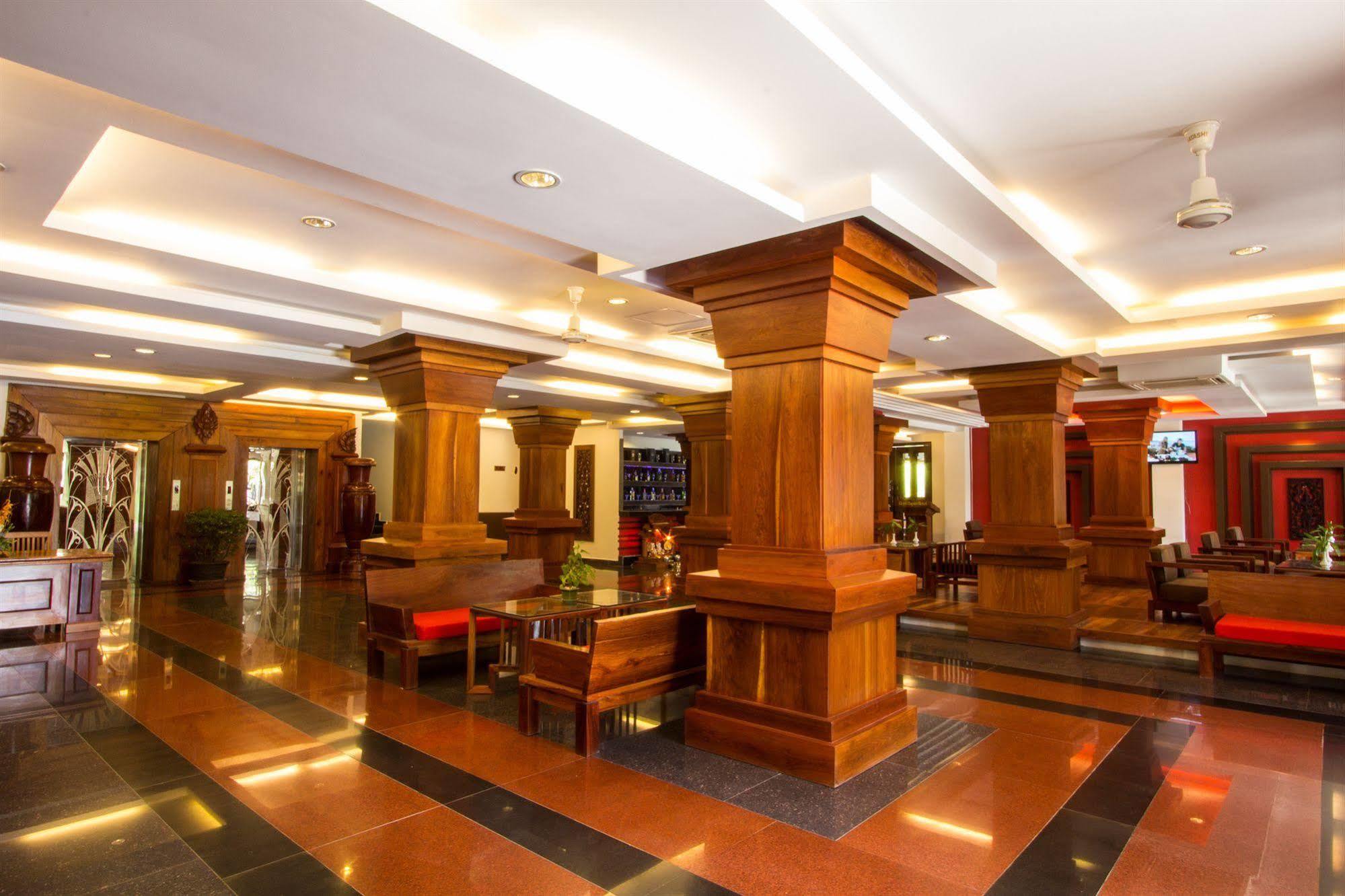 Royal Empire Premium Hotel Сіємреап Екстер'єр фото